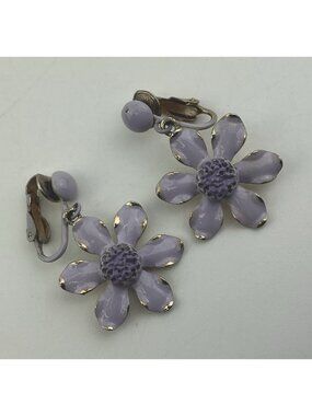 Vintage Weiss Purple Enamel Flower Clip-on Earrings Rare Color